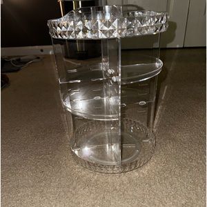 Organizer for perfumes or makeup